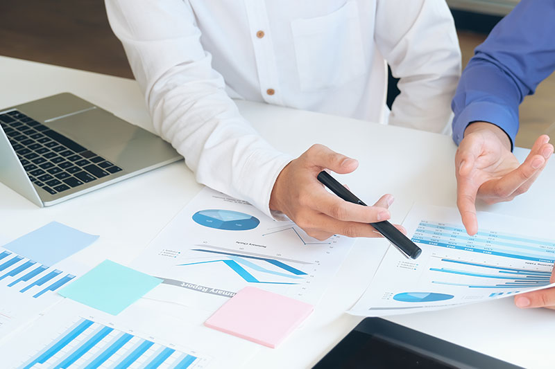 Wir konzentrieren uns auf Investitionen, bei denen ein aktiver und unternehmerischer Managementansatz Erträge maximiert und auf die Assets, die das Vermögen unserer Mandaten erhalten.  